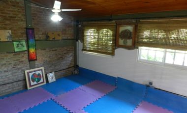 VENTA CASA 4 AMBIENTES BERNAL GARAGE DEPTO 2 AMB.