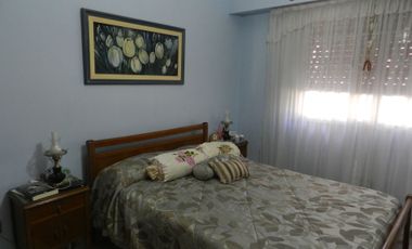 VENTA CASA 4 AMBIENTES BERNAL GARAGE DEPTO 2 AMB.