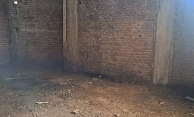 Venta lote con losa a 1 cuadra de Av. Luro