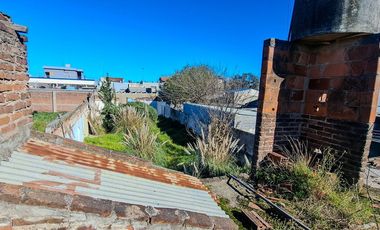 Venta lote con losa a 1 cuadra de Av. Luro