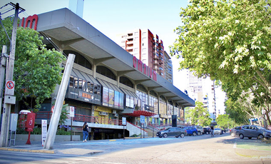 Local Comercial en Arriendo en Centro Comercial Omnium / Metro Escuela Militar