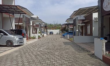 Palm Leaves Conwood Jl Flamboyan 4 / Rajawali Sakti Panam