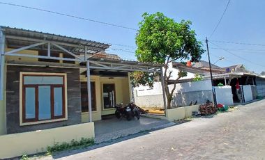Disewakan Rumah Cluster Harga Murah Dekat Kampus UMS Solo