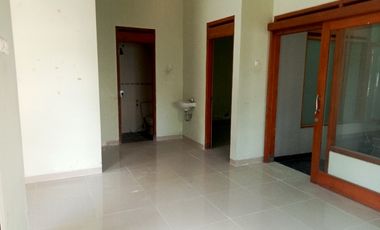 Disewakan Rumah Cluster Harga Murah Dekat Kampus UMS Solo