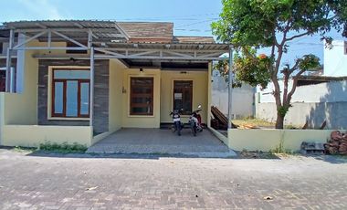 Disewakan Rumah Cluster Harga Murah Dekat Kampus UMS Solo