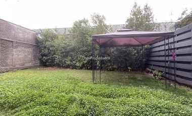 Casa en Arriendo en Metro Los Dominicos | Arriendo Casa 3D3B zocalo y jardin | Las Condes