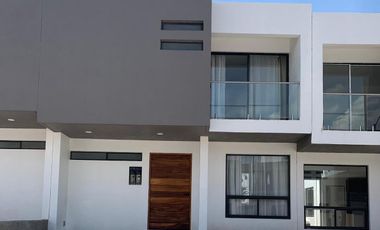 CASA EN CONDOMINIO EN TEJEDA