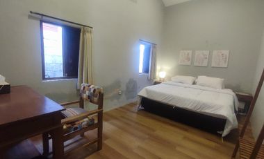 Dijual rumah villa lokasi premium di jl Monjali