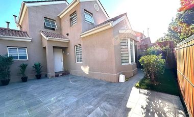Hermosa Casa en Lo Campino: Todo un Oasis
