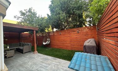 Hermosa Casa en Lo Campino: Todo un Oasis