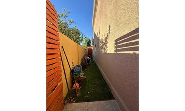 Hermosa Casa en Lo Campino: Todo un Oasis