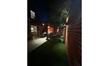 Hermosa Casa en Lo Campino: Todo un Oasis