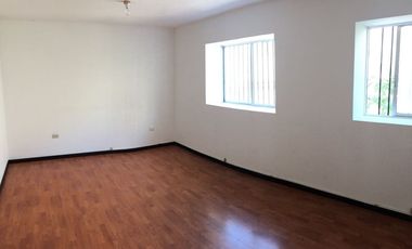 CASA EN EXCELENTE UBICACIÓN A PASOS AV BRASIL