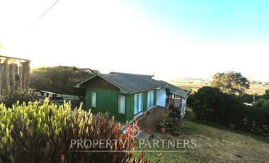 Casa en sector tradicional con vista al río y desembocadura