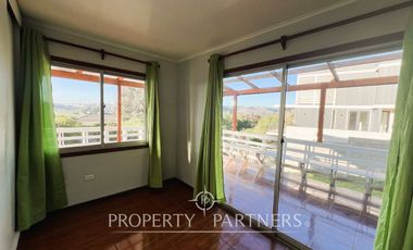 Casa en sector tradicional con vista al río y desembocadura