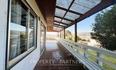 Casa en sector tradicional con vista al río y desembocadura