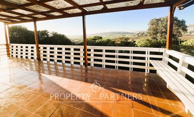 Casa en sector tradicional con vista al río y desembocadura