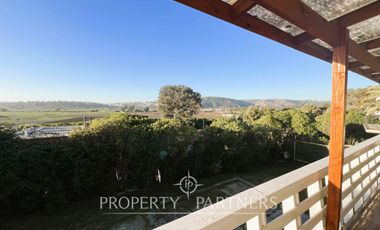 Casa en sector tradicional con vista al río y desembocadura