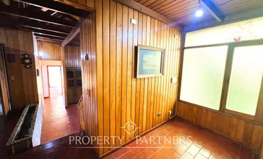 Casa en sector tradicional con vista al río y desembocadura