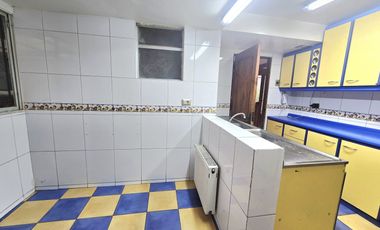 Se arrienda casa ampia y con gran mansarda