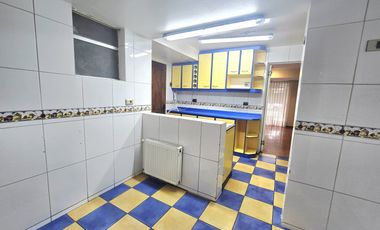 Se arrienda casa ampia y con gran mansarda