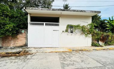 Casa en venta en Paso de Ovejas Veracruz, frente a catedral y parque municipal