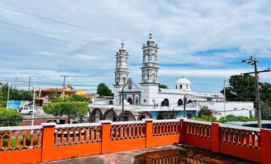 Casa en venta en Paso de Ovejas Veracruz, frente a catedral y parque municipal
