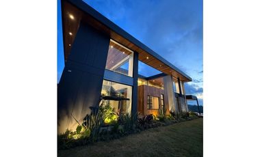 Casa en Arriendo en Alto de Palmas