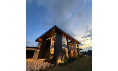 Casa en Arriendo en Alto de Palmas