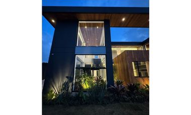 Casa en Arriendo en Alto de Palmas