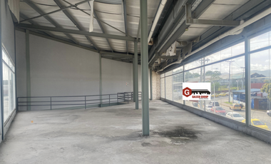 MAÑANITAS / PLAZA LAS MAÑANITAS / 353 M2 / VIA PRINCIPAL / VACIO