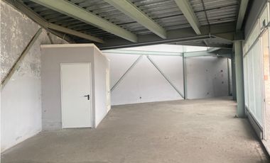 MAÑANITAS / PLAZA LAS MAÑANITAS / 353 M2 / VIA PRINCIPAL / VACIO