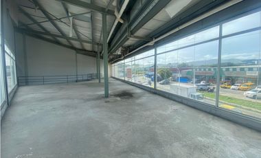 MAÑANITAS / PLAZA LAS MAÑANITAS / 353 M2 / VIA PRINCIPAL / VACIO