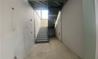 MAÑANITAS / PLAZA LAS MAÑANITAS / 353 M2 / VIA PRINCIPAL / VACIO