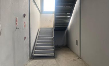 MAÑANITAS / PLAZA LAS MAÑANITAS / 353 M2 / VIA PRINCIPAL / VACIO