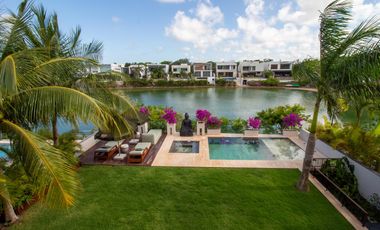 VILLA EN VENTA DE 4 RECAMRAS FRENTE  A LA MARINA UBICADA EN CANCUN LLAVE EN MANO