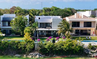 VILLA EN VENTA DE 4 RECAMRAS FRENTE  A LA MARINA UBICADA EN CANCUN LLAVE EN MANO