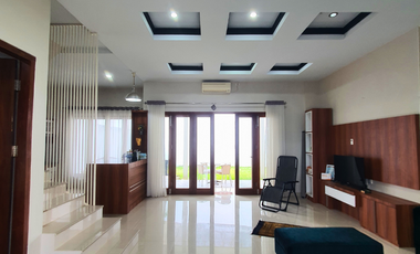 Dijual Rumah Mewah Baru di Kawasan Elit Geuceu Iniem - Lengkap Perabotan + Full AC + Kolam Renang!