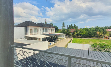 Dijual Rumah Mewah Baru di Kawasan Elit Geuceu Iniem - Lengkap Perabotan + Full AC + Kolam Renang!