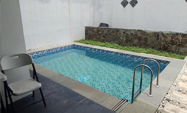Dijual Rumah Mewah Baru di Kawasan Elit Geuceu Iniem - Lengkap Perabotan + Full AC + Kolam Renang!