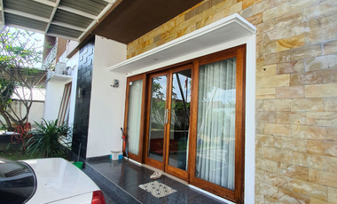 Dijual Rumah Mewah Baru di Kawasan Elit Geuceu Iniem - Lengkap Perabotan + Full AC + Kolam Renang!