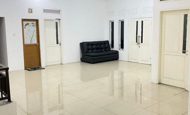 Bangunan Usaha + Hunian 2 Lantai Raya Cipanas Garut Kota!NEGO