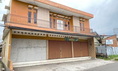 Bangunan Usaha + Hunian 2 Lantai Raya Cipanas Garut Kota!NEGO