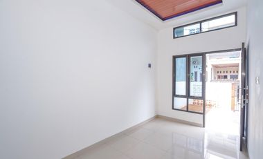 Rumah SHM Strategis dekat  RS Mitra Keluarga Cibubur Siap KPR J-33782