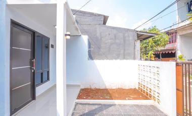 Rumah SHM Strategis dekat  RS Mitra Keluarga Cibubur Siap KPR J-33782