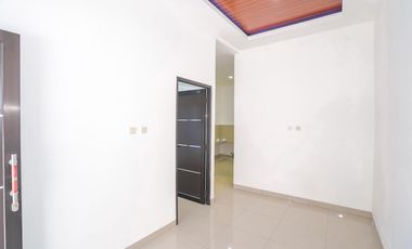 Rumah SHM Strategis dekat  RS Mitra Keluarga Cibubur Siap KPR J-33782