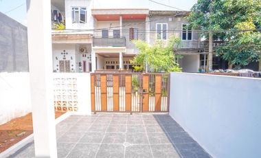 Rumah SHM Strategis dekat  RS Mitra Keluarga Cibubur Siap KPR J-33782