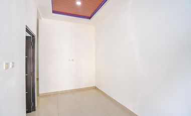 Rumah SHM Strategis dekat  RS Mitra Keluarga Cibubur Siap KPR J-33782