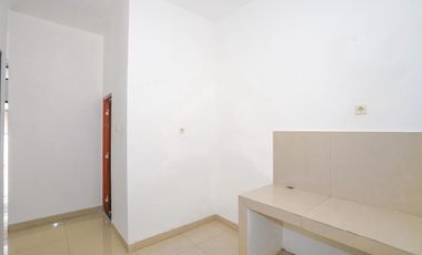 Rumah SHM Strategis dekat  RS Mitra Keluarga Cibubur Siap KPR J-33782