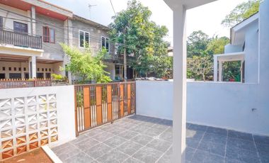 Rumah SHM Strategis dekat  RS Mitra Keluarga Cibubur Siap KPR J-33782